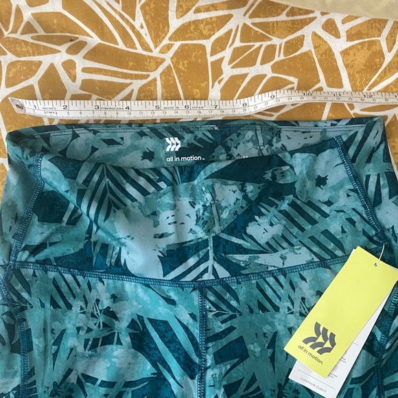 All in motion -xs-green leggings - Picture 3 of 7